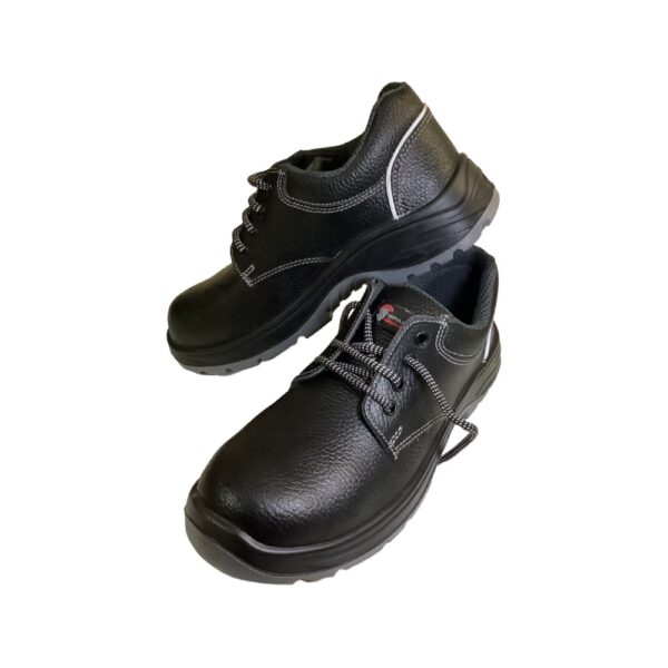 safety shoes in uae